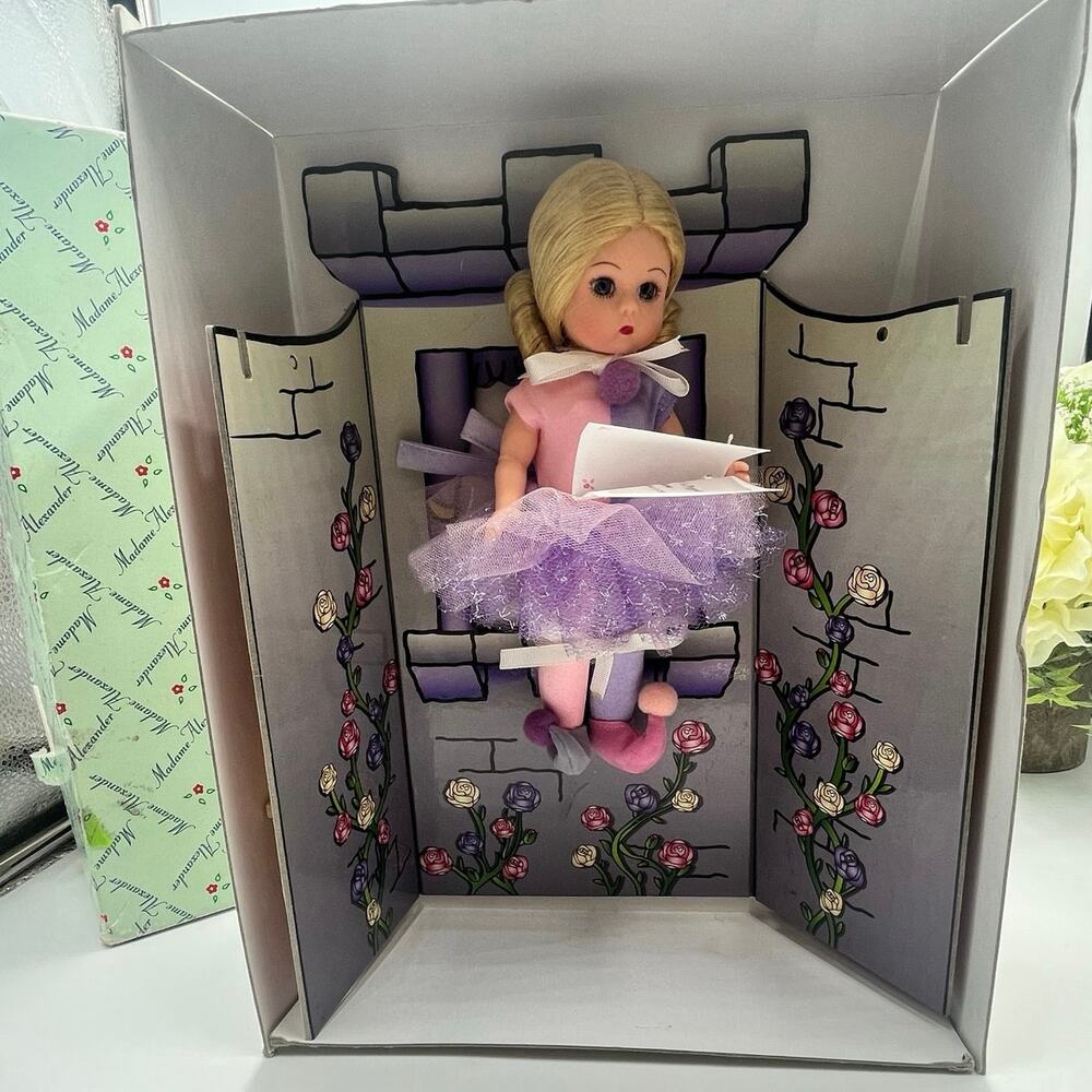 Madame Alexander Wendy's Puppet Show Theater Vintage #33780 Castle Jester Girl